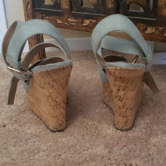 Sold! Mint wedges 7.5 - Picture 2 of 5